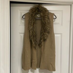 Sweater vest